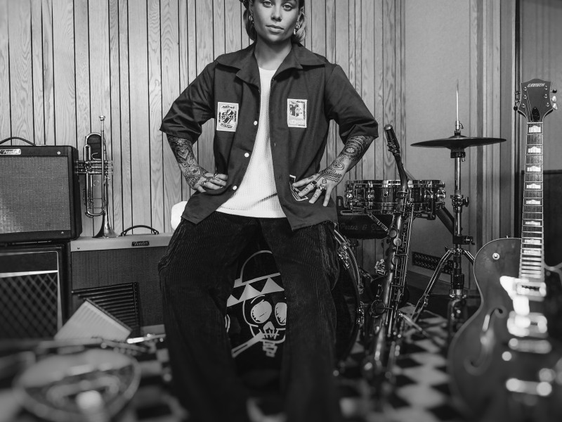 Tash Sultana ruší všetky augustové európske vystúpenia ()