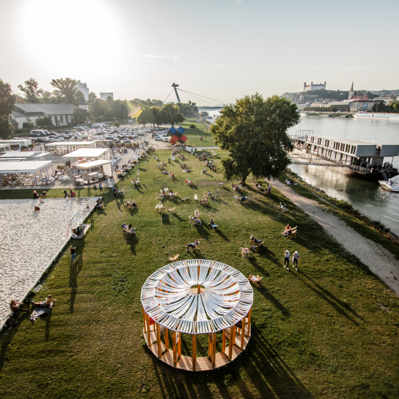 Festival ako laboratórium dočasnej architektúry (sk)